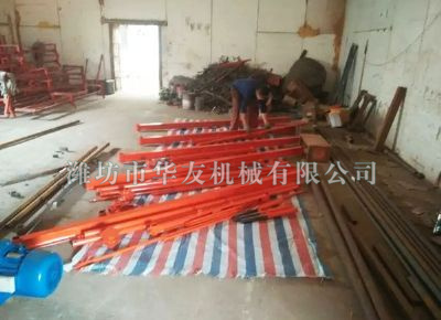 點擊查看詳細(xì)信息<br>標(biāo)題：華友機械直滑式吊運機發(fā)貨現(xiàn)場 閱讀次數(shù)：7618
