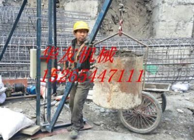點擊查看詳細信息<br>標(biāo)題：華友機械建筑 挖樁 打井用小吊機 閱讀次數(shù)：7104