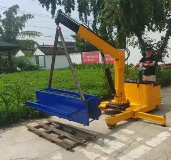 點擊查看詳細信息<br>標題：移動式液壓吊機 多款液壓小吊機 閱讀次數(shù)：2065
